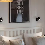 Bobo בית הארחה 3*