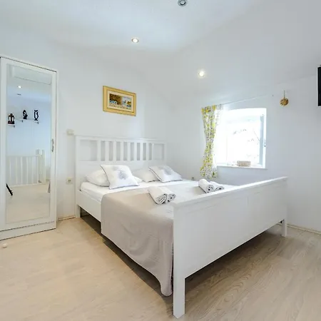 Πανσιόν Bobo 3*