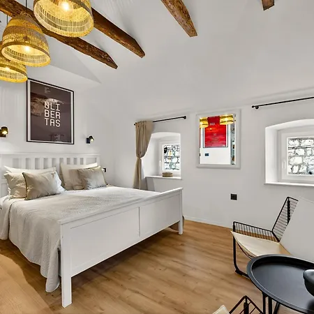 Bobo Guest house